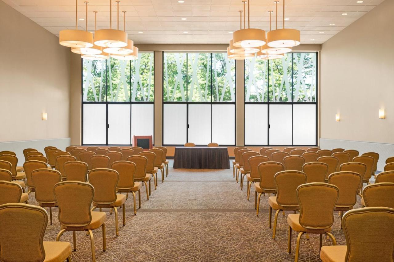 Holiday Inn Boston - Cambridge Area By Ihg Somerville Eksteriør billede